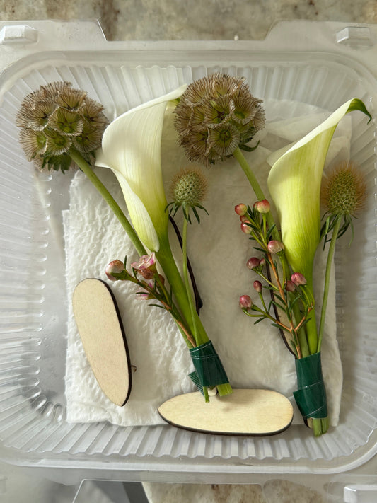 2 Boutonnières